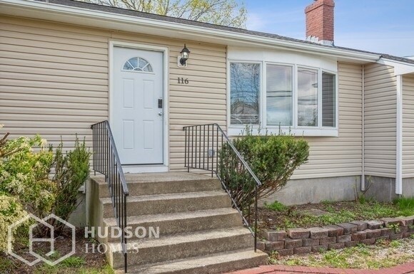 Building Photo - 116 E Woodside Ave