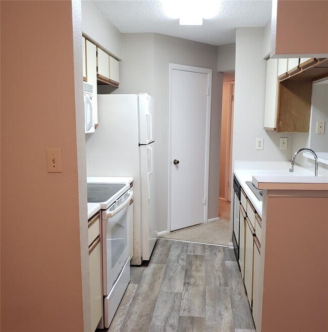Foto del edificio - 8630 Mallard Reserve Dr