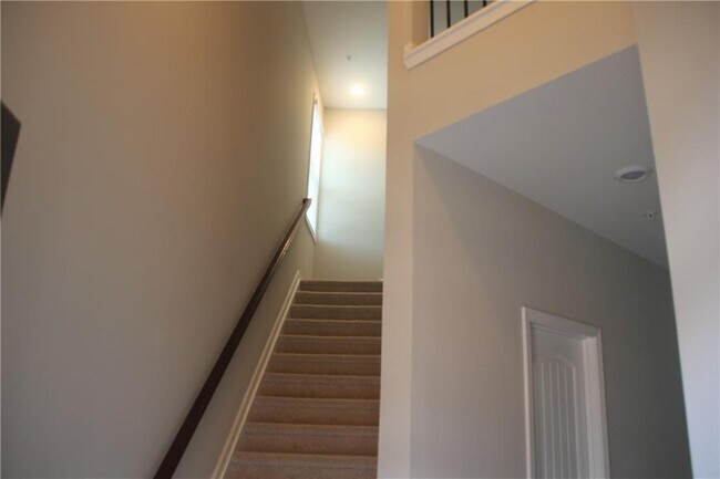 Building Photo - 1262 Elderwood Way