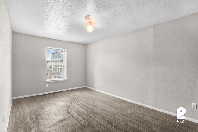 Foto del edificio - 11810 Algonquin Dr