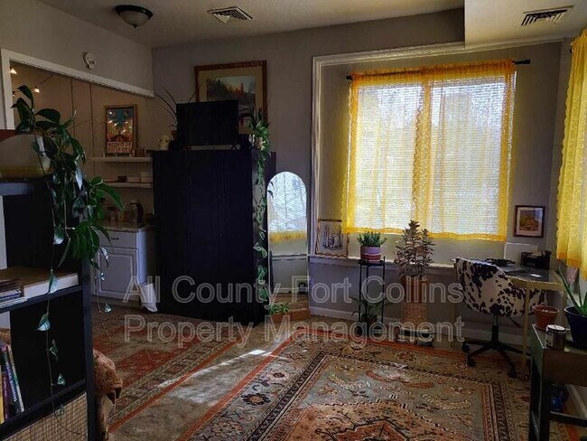 Foto del edificio - 348 N Jefferson Ave