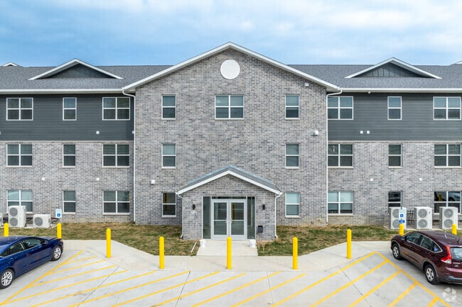 Building Photo - Alice Place West Burlington