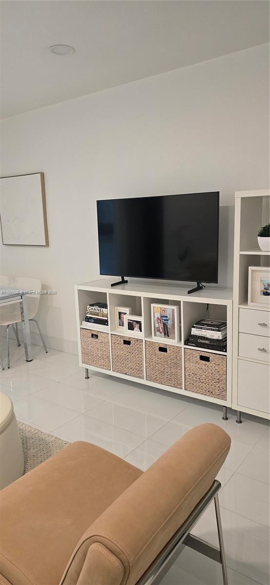 Foto del edificio - 2539 S Bayshore Dr