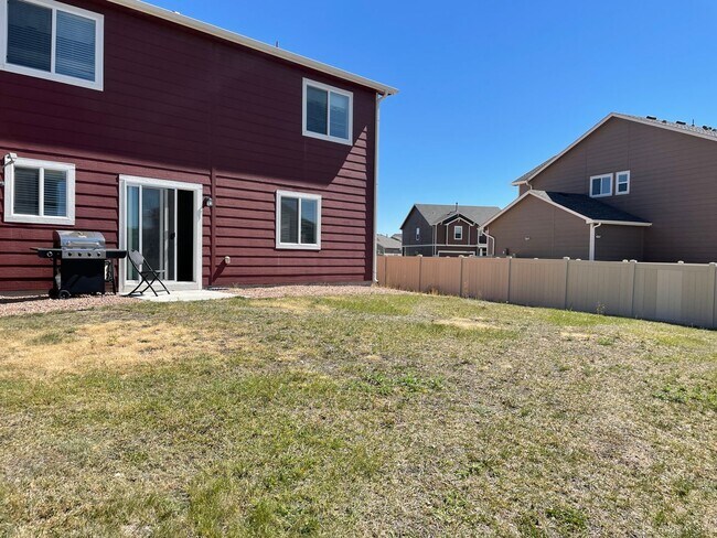 Foto del edificio - 3 Bedroom Home in D20 with easy commutes t...