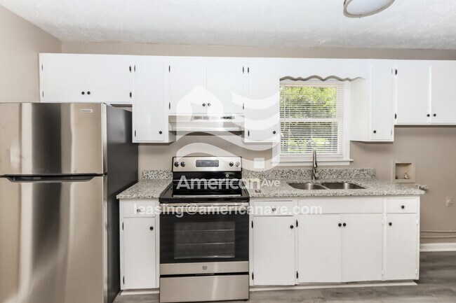 Foto del edificio - 145 Briarwood Cir