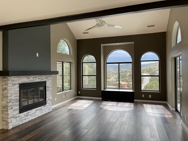 Building Photo - 4675 Hornet Dr
