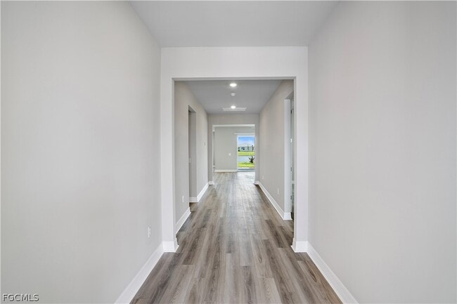 Building Photo - 44300 Saddlewood Ct