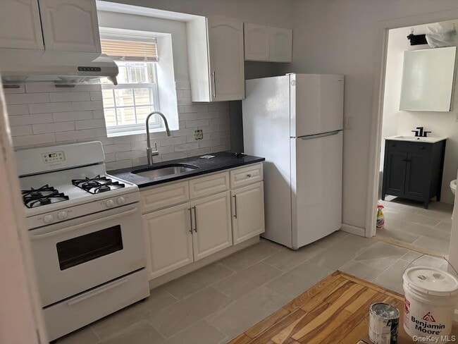 Foto del edificio - 41-59-59 70th St