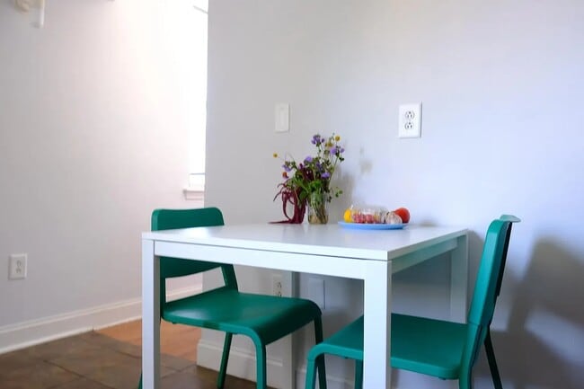 Kitchen - 115 E Girard Ave