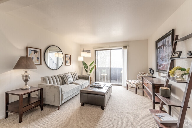 2 BR, 1 BA, 835 SF - Chestnut Hills Apartments