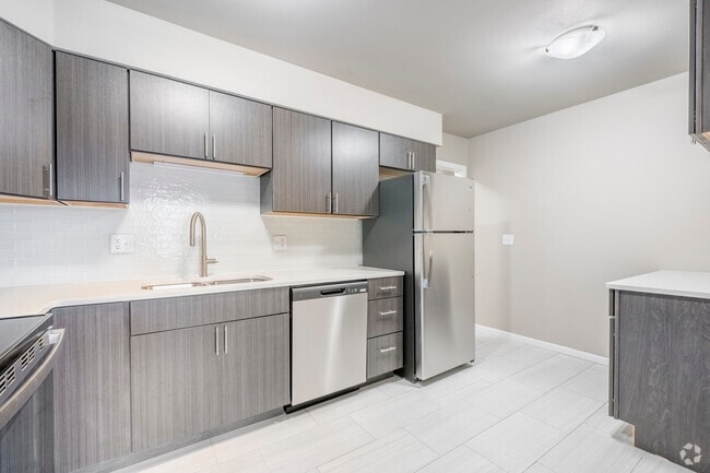 Interior Photo - Woodland Reserve