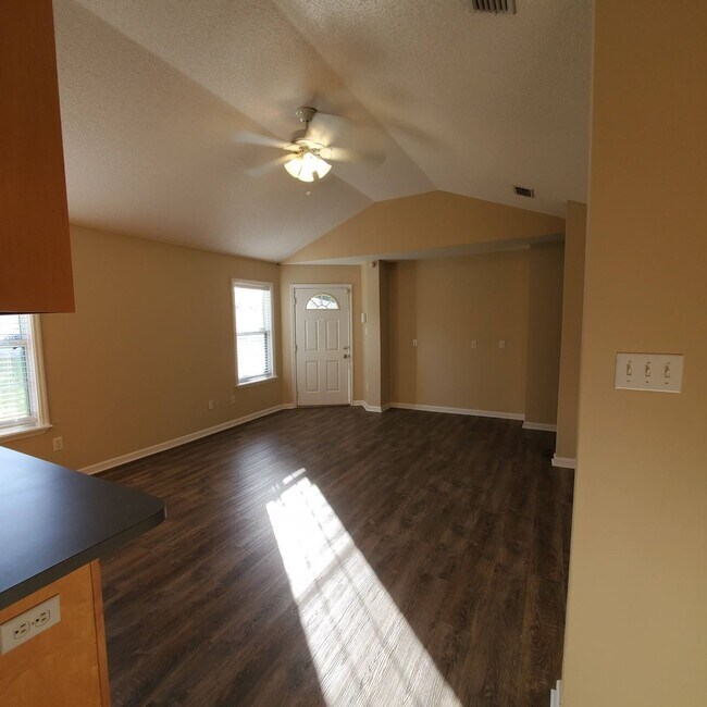 Building Photo - Charming Single-Story Haven: Your Ideal Rental Home in Valdosta, Georgia