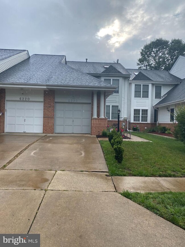 Foto del edificio - 6222 Gothic Ln