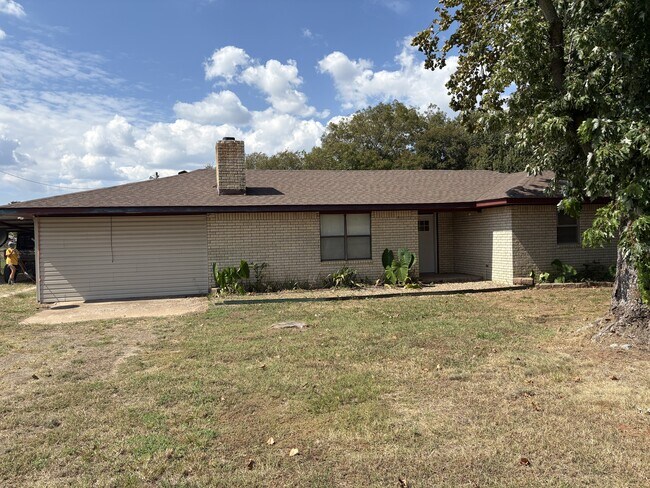 Building Photo - 23185 CR 3520