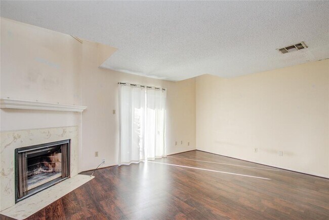 Building Photo - 3600 Jeanetta St