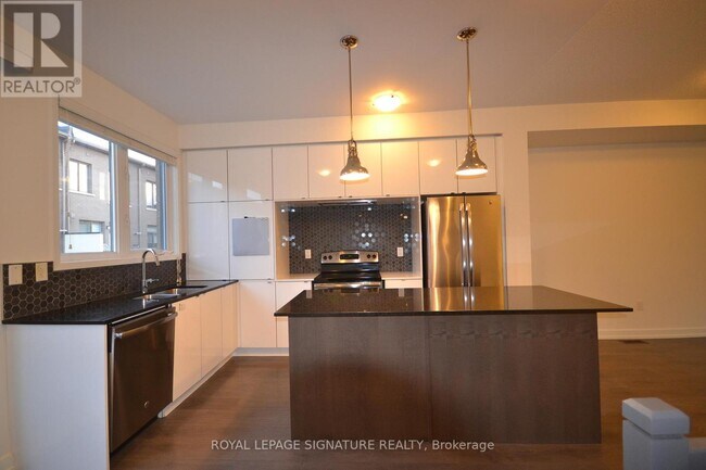 Building Photo - 202 Huguenot Rd