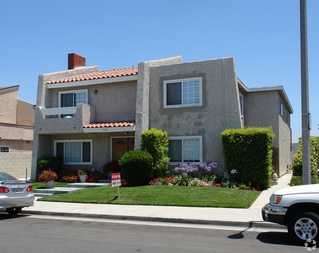 Building Photo - Huntington Harbor 5-Plex