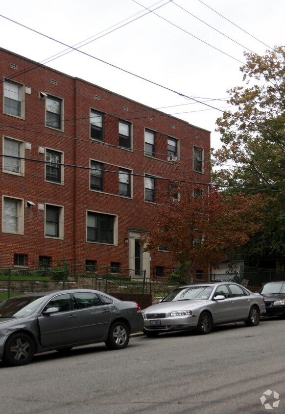 Foto del edificio - 724 Madison St NW
