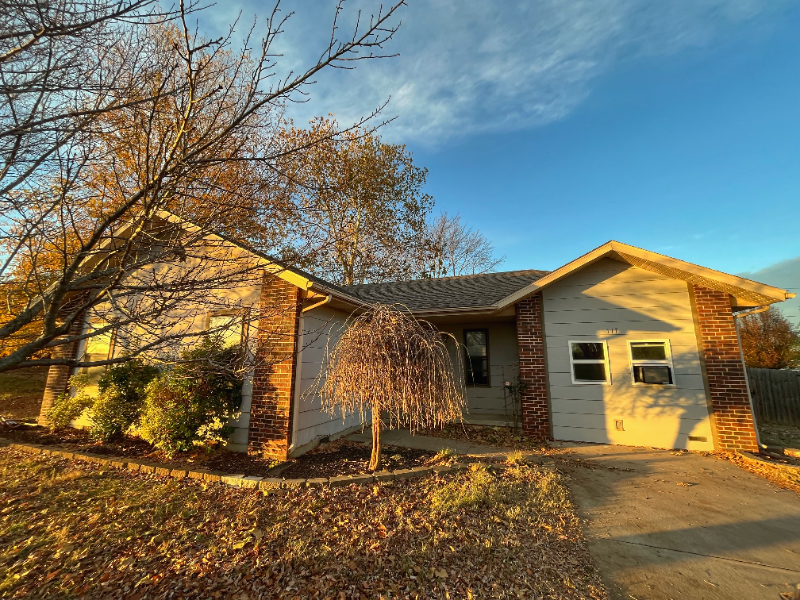 Primary Photo - 117 W New Melville Rd