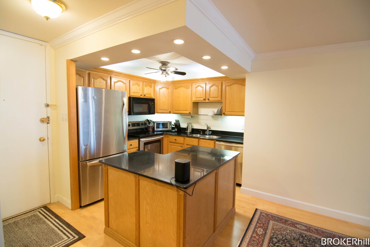 Kitchen - 1340 N Dearborn St