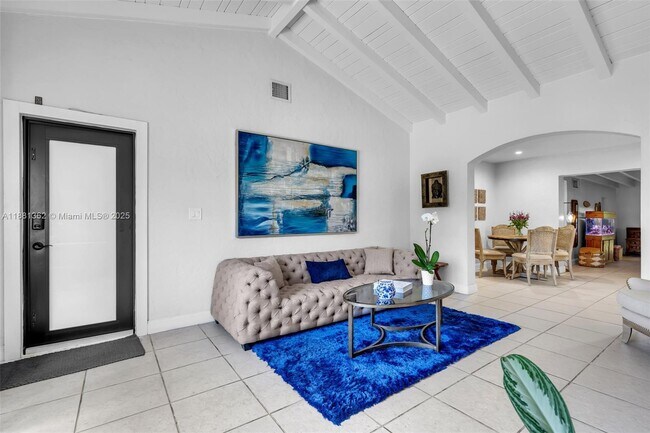 Foto del edificio - 1642 SW 16th St