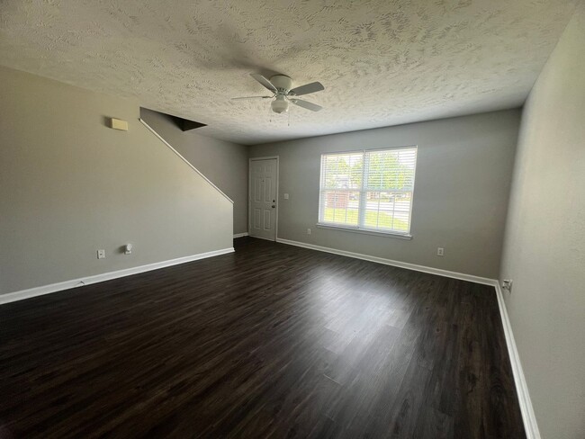 Building Photo - 1503 Center Pt
