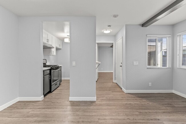 Foto del edificio - 533 E 11th St