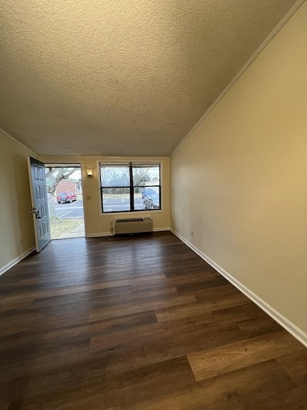 Foto del edificio - 2421 Madison St