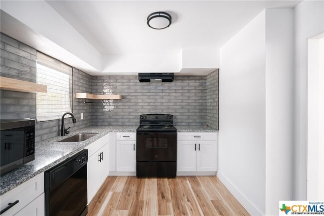 Building Photo - 908 Cove Ave