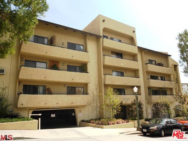 Primary Photo - 10982 Roebling Ave