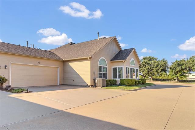 Building Photo - 2601 Marsh Ln