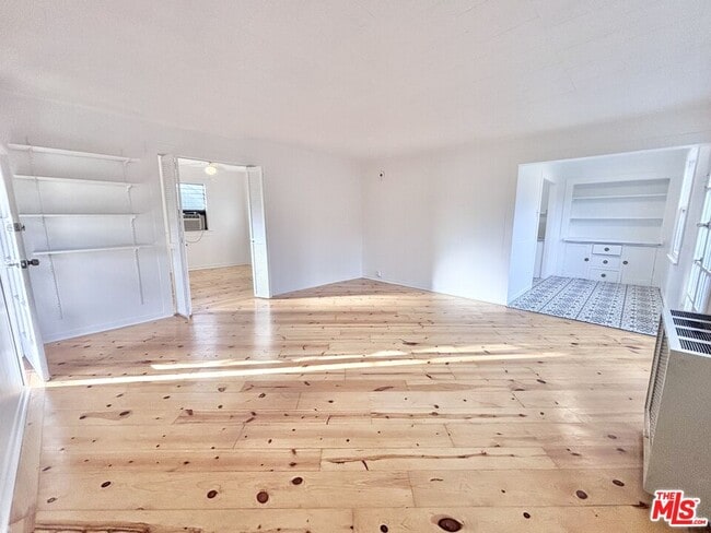 Foto del edificio - 2339 1/2 Norwalk Ave