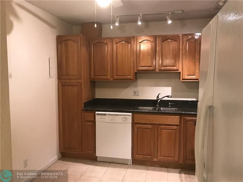 Foto principal - 22765 SW 66th Ave