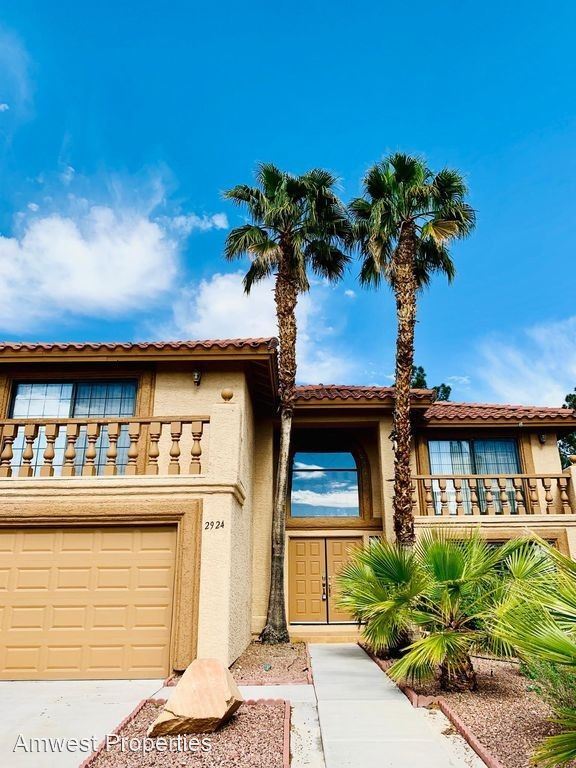 2924 Whispering Wind Dr, Las Vegas, NV 89117 House Rental in Las