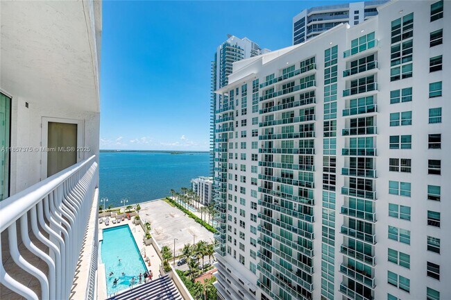 Building Photo - 1200 Brickell Bay Dr