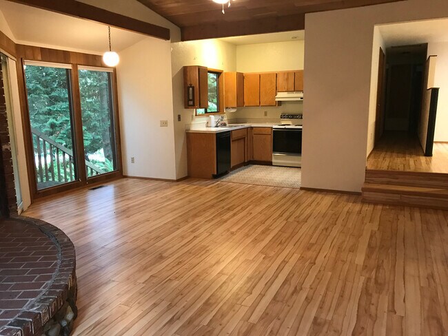 Foto del edificio - 1707 Oriental Ave