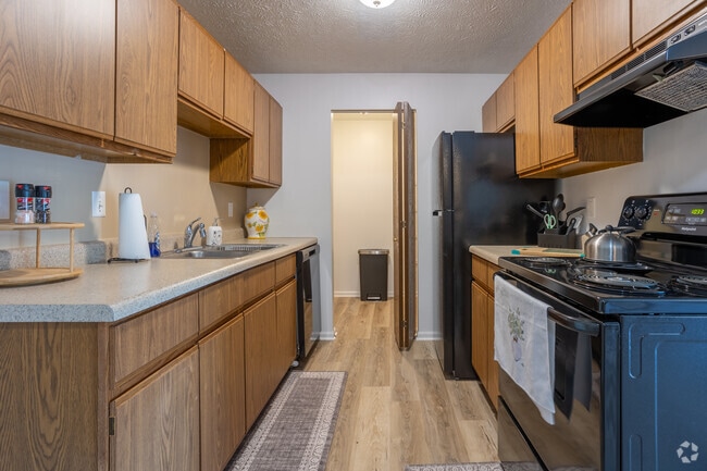 Springbrook - Kitchen - Homestead Apartments