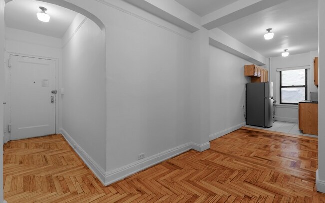 Foto del edificio - 245 E 11th St