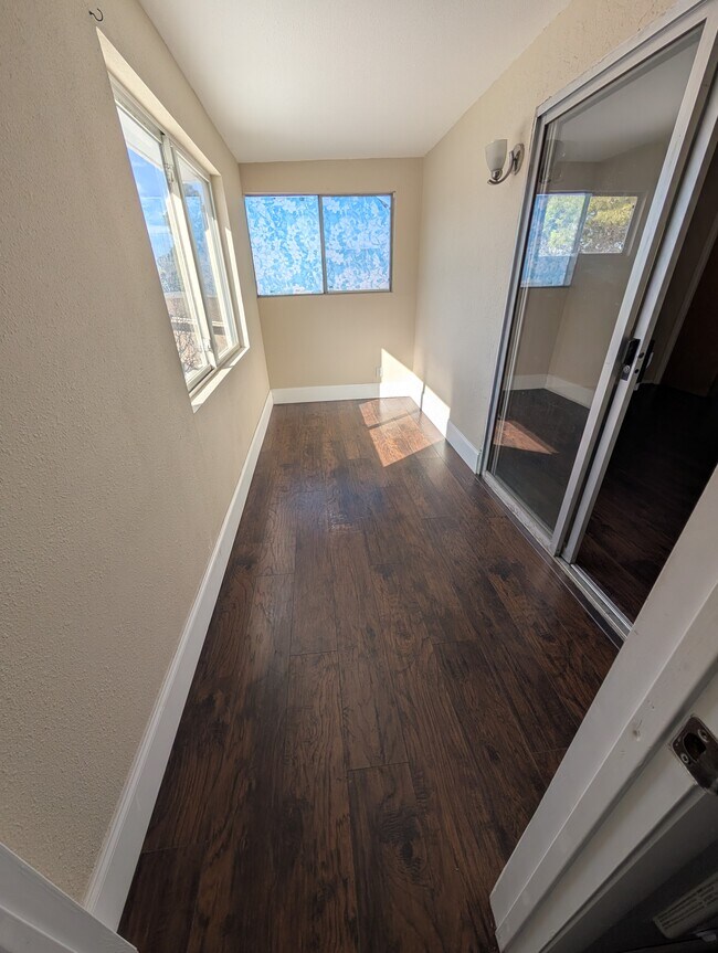 Foto del edificio - 8912 Bellehaven Ave NE