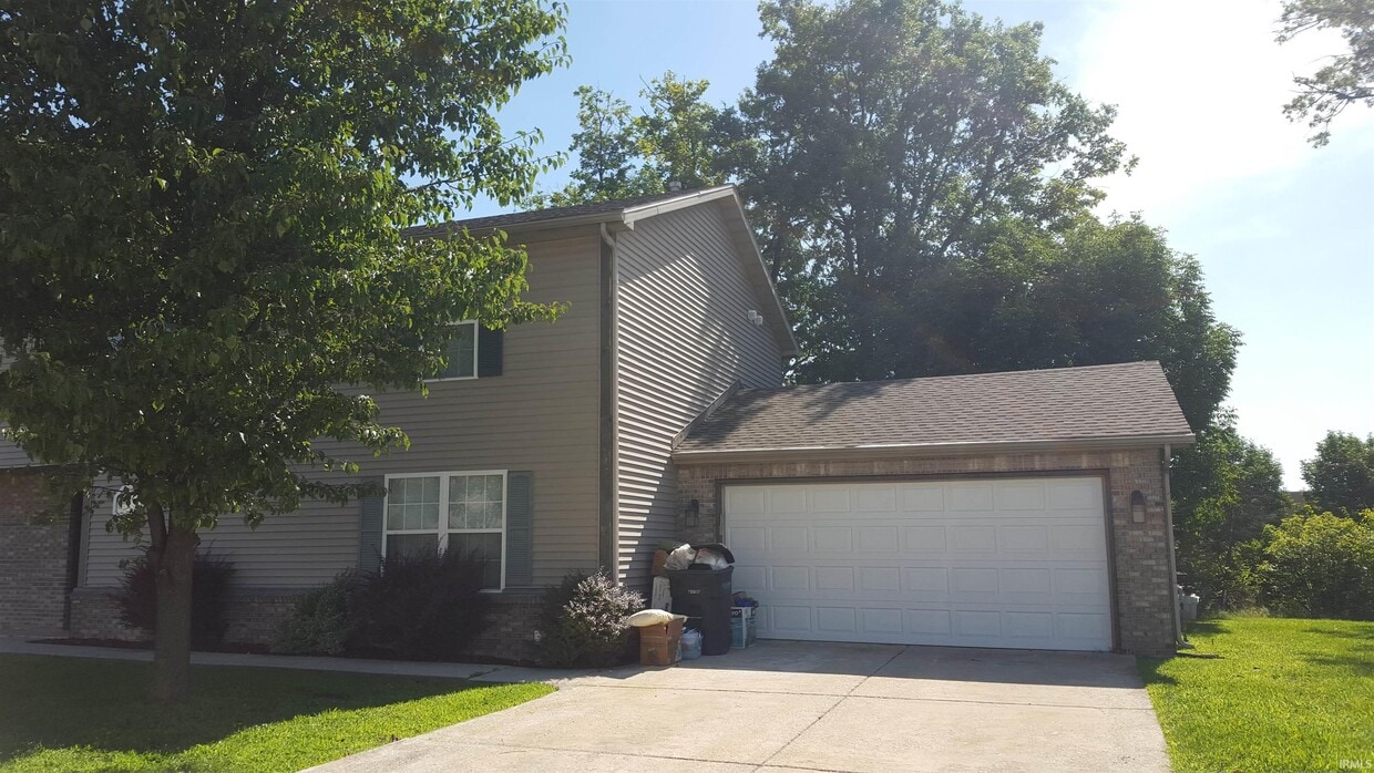 Primary Photo - 24 Cabernet Ct