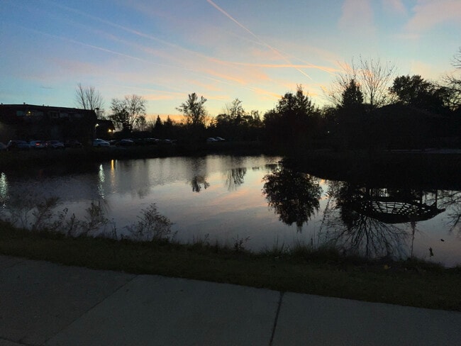 Foto del edificio - 1905 Tall Oaks Dr