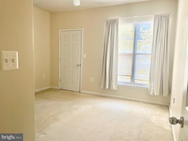 Building Photo - 13363 Connor Dr