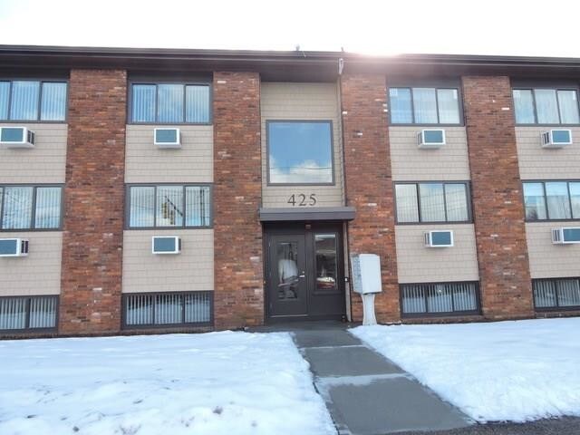 Primary Photo - 425 Warren Ave
