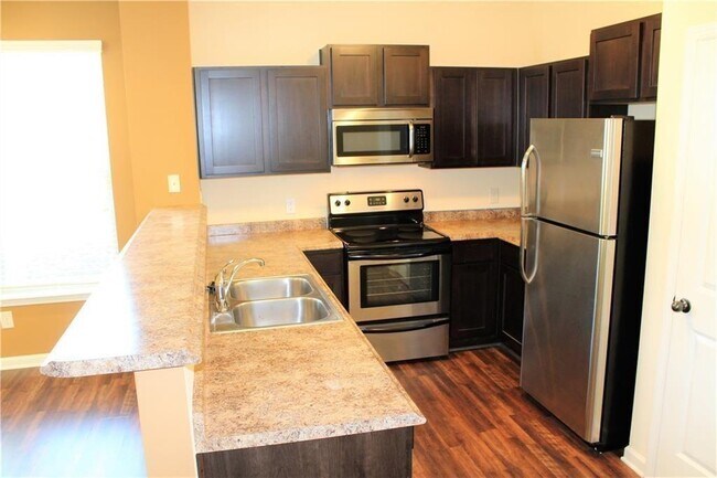 Building Photo - 810 Riverdance Dr