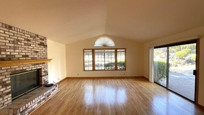 Foto del edificio - Walnut Creek Northgate neighborhood! Beaut...