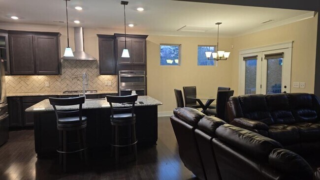 Foto del edificio - 6002 Bedstone Dr