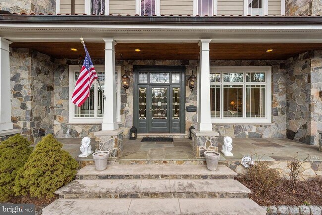 Foto del edificio - 5823 Goldsboro Rd