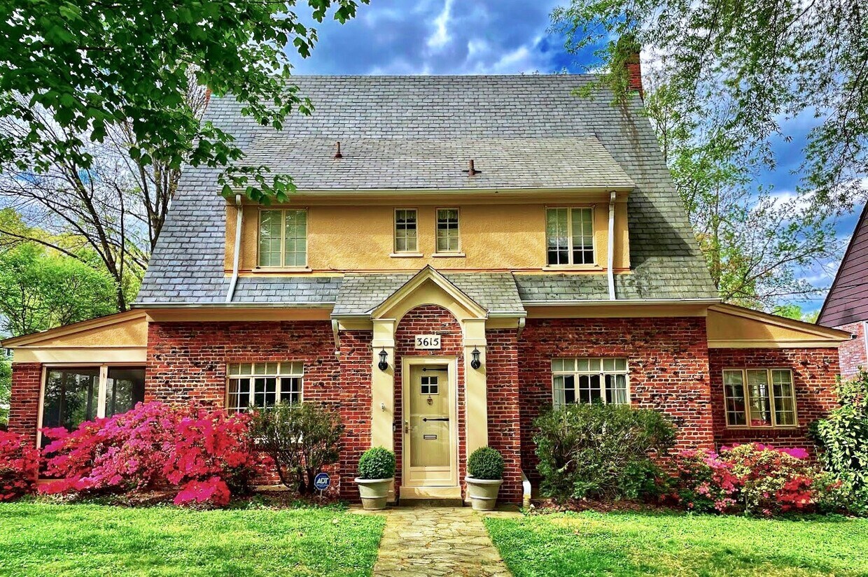 Primary Photo - 3615 Kanawha St NW