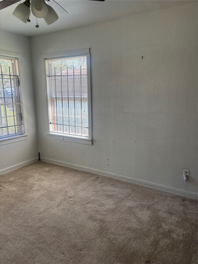 Building Photo - 7310 Yoe St