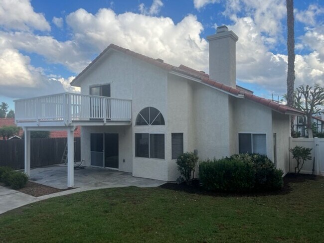 Building Photo - $2,975 3 bedroom 2.5 bath Corona Rolling H...